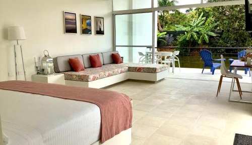 Deluxe King Suite