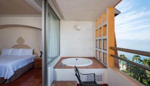 Studio King, Jetted Tub