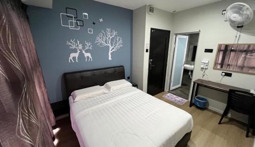 Deluxe Queen Room