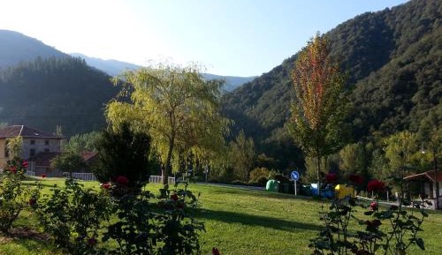 Double or Twin Room with Mountain View