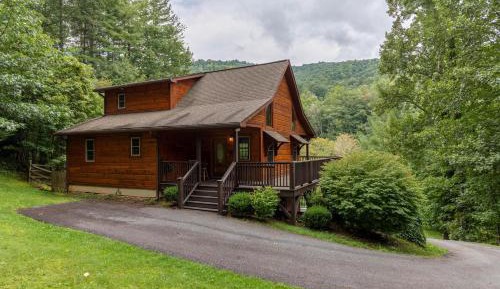 Three-Bedroom Holiday Home 