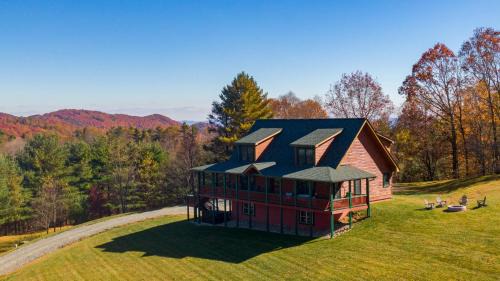 Three-Bedroom Holiday Home 