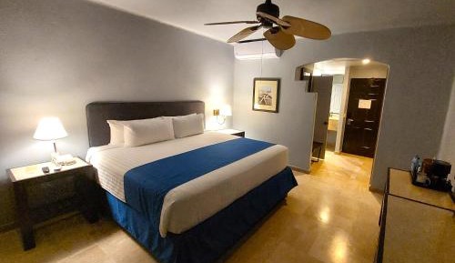 Deluxe Room Pool View 2 Queen Beds