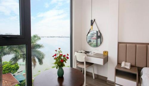 Deluxe Double or Twin Room with City View