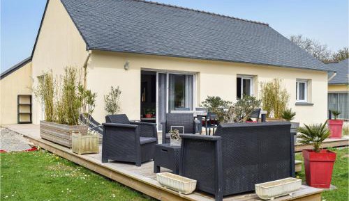 Three-Bedroom Holiday Home 