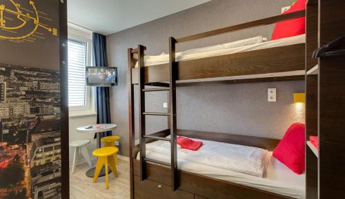 Quad Room