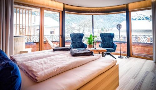 Suite with Hot Tub