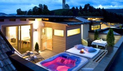 Suite with Hot Tub