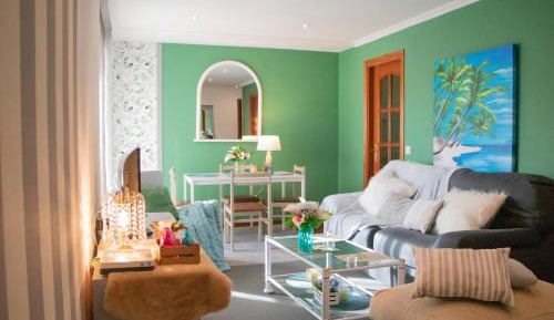 Two Bedroom Apartment with Parking