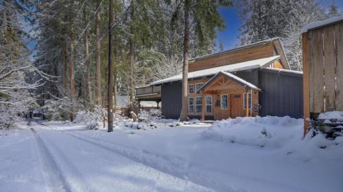 Four-Bedroom Holiday Home
