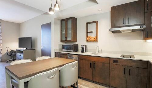 2 Bedroom Suite
