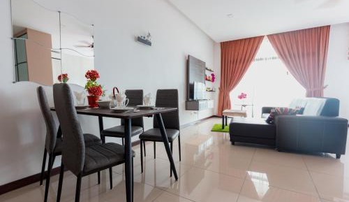One-Bedroom Apartment with City View