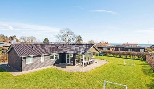 Five-Bedroom Holiday Home