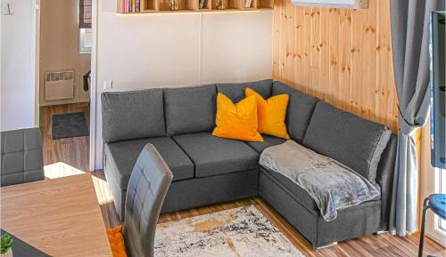 One-Bedroom Holiday Home