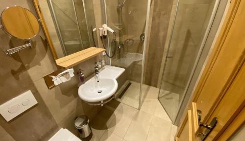 Large Single Room