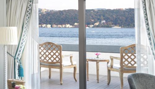 Terrace Junior Suite with Bosphorus View