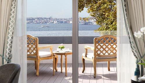 Horizon Terrace Bosphorus Room with exclusive Horizon privileges