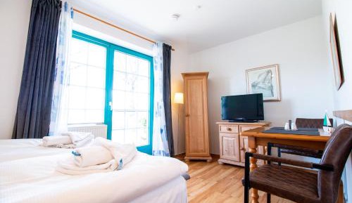 Double or Twin Room with Terrace