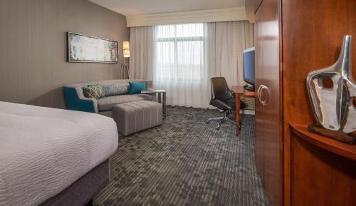 PURE Wellness Room, Guest room, 1 King, Sofa bed, Lake view
