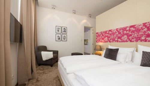 Deluxe Two-Bedroom Apartment