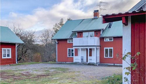 Three-Bedroom Holiday Home 