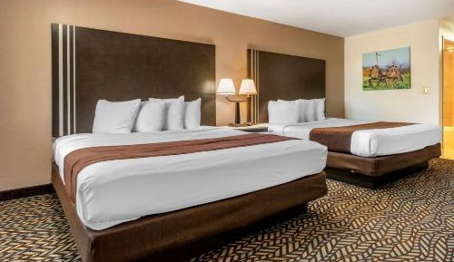 Deluxe King Room with Two King Beds - Non-Smoking