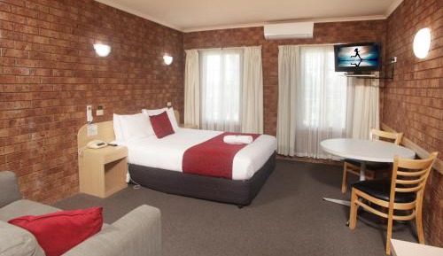 Standard Queen Room