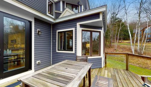 Five Bedroom Holiday Home