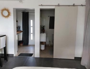 Deluxe Room (2 Adults + 1 Child)