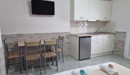 Double or Twin Studio (2 Adults)