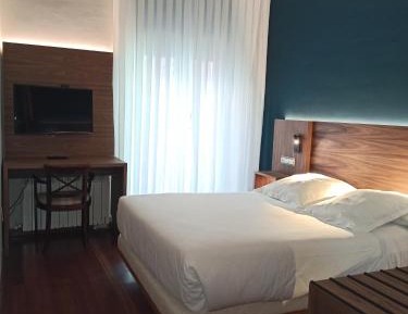 Deluxe Double or Twin Room with City View