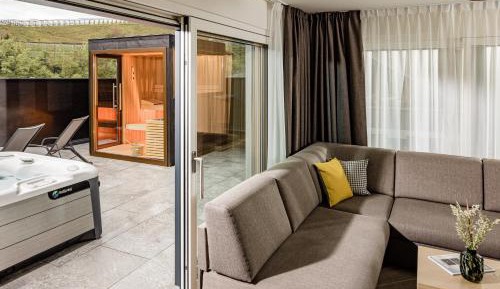 Suite with Spa Bath