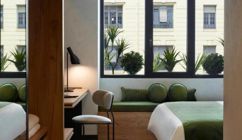 The Port Double Room with Square View