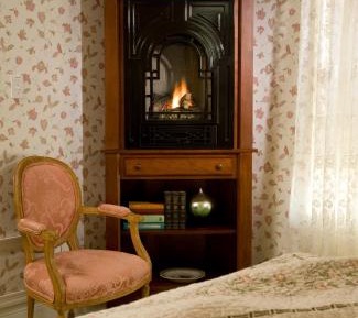Queen Suite with Spa Bath