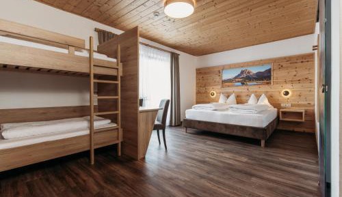 Quadruple Room with Mountain View