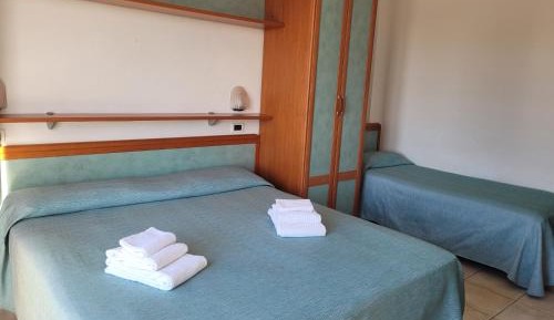 Standard Triple Room with Sea View