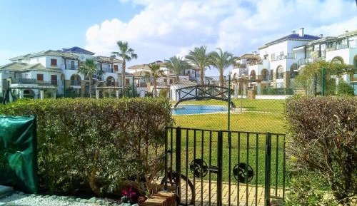 Apartment with Pool View 