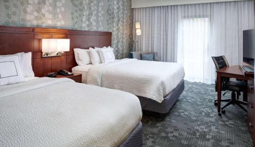 Guestroom Two Queens
