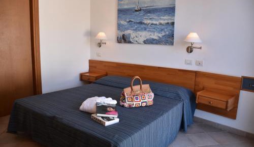 Deluxe Suite with Sea View