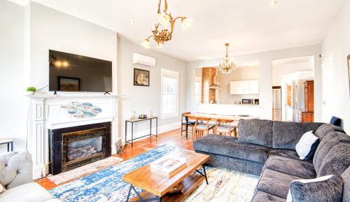 Deluxe King Suite