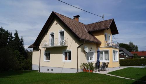 Apartment with Garden View