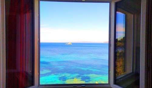 One-Bedroom Apartment with Sea View