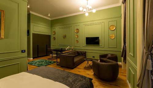 Standard King Room
