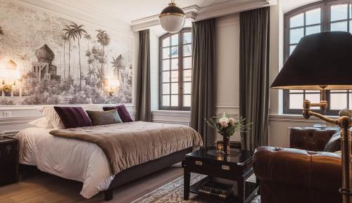 Deluxe Double Room with Castle View