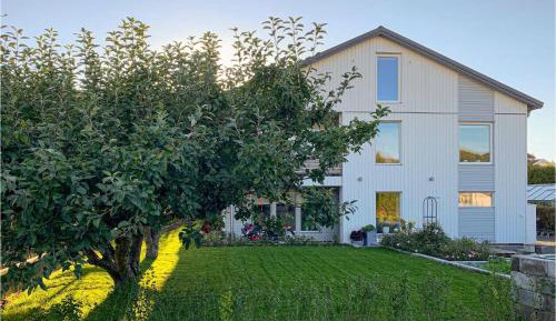 Seven-Bedroom Holiday Home