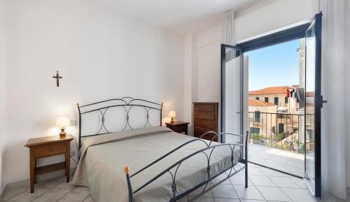Superior One-Bedroom Apartment with Balcony
