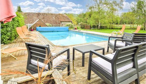 Six-Bedroom Holiday Home