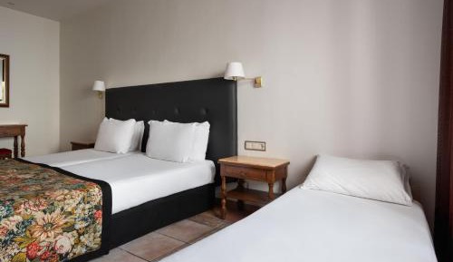 Double Room with Extra Bed and Parking