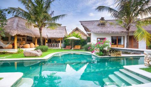 Villa with Garden View
