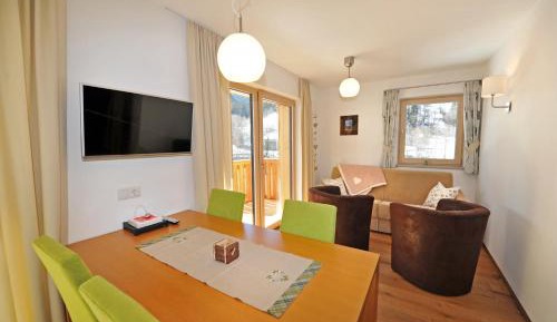 One-Bedroom Apartment with Balcony